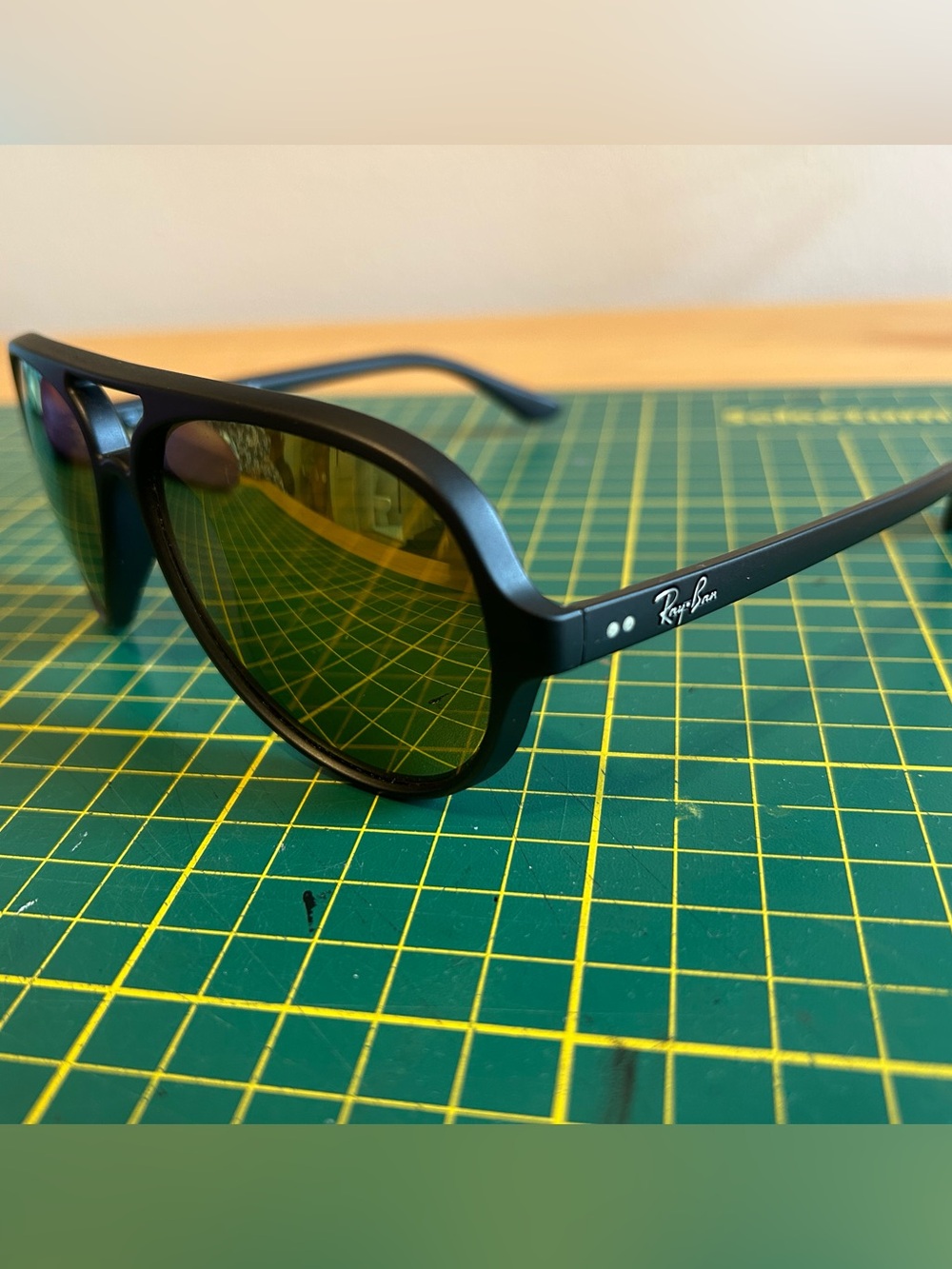 Ray-Ban Aviators - Picture 3 of 6